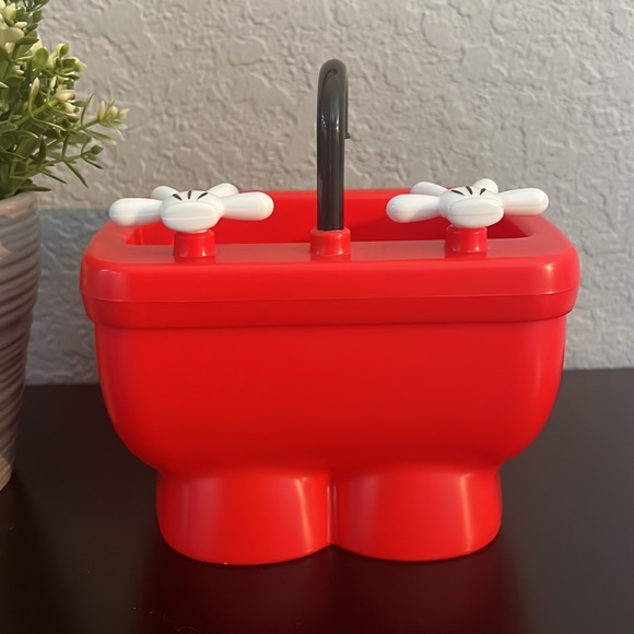 Mickey Mouse Sink - Picture 4 of 6